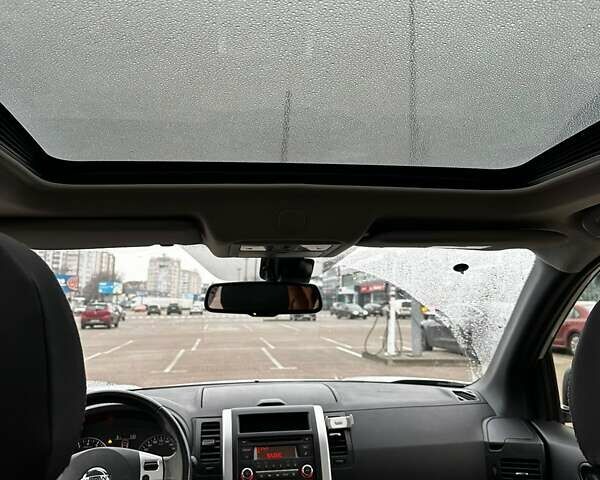 Серый Ниссан ИксТрейл, объемом двигателя 2 л и пробегом 84 тыс. км за 14500 $, фото 19 на Automoto.ua