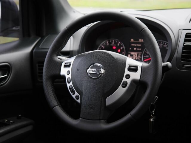 Серый Ниссан ИксТрейл, объемом двигателя 2 л и пробегом 193 тыс. км за 1950 $, фото 13 на Automoto.ua