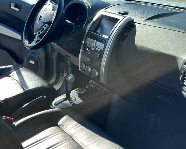 Серый Ниссан ИксТрейл, объемом двигателя 2 л и пробегом 198 тыс. км за 12500 $, фото 10 на Automoto.ua