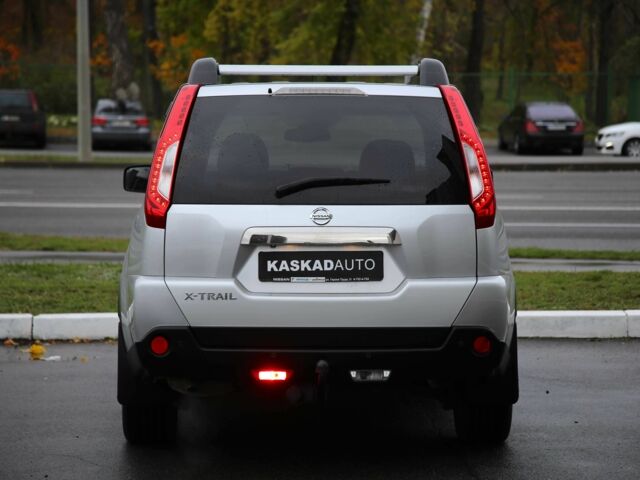 Серый Ниссан ИксТрейл, объемом двигателя 2 л и пробегом 193 тыс. км за 1950 $, фото 4 на Automoto.ua