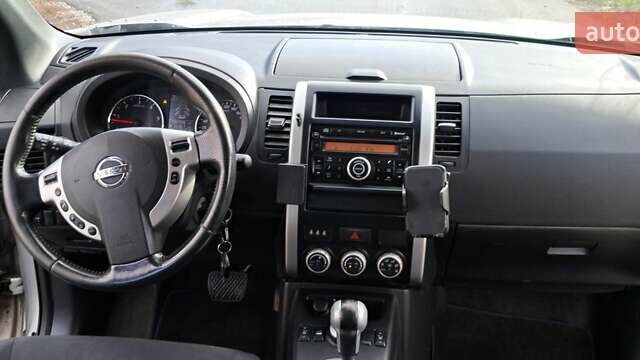 Сірий Ніссан ІксТрейл, об'ємом двигуна 2 л та пробігом 297 тис. км за 12350 $, фото 15 на Automoto.ua