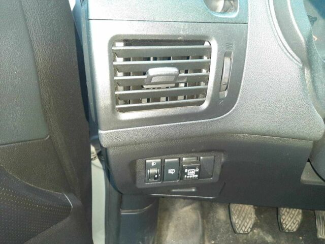 Сірий Ніссан ІксТрейл, об'ємом двигуна 2 л та пробігом 190 тис. км за 11000 $, фото 8 на Automoto.ua