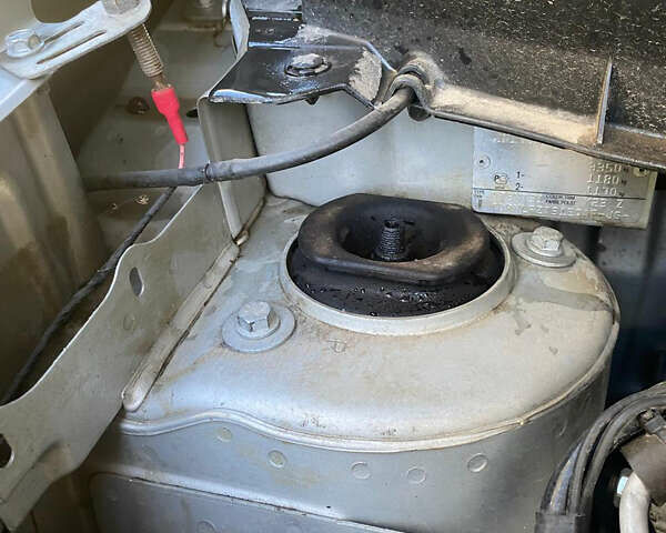 Серый Ниссан ИксТрейл, объемом двигателя 2 л и пробегом 210 тыс. км за 11400 $, фото 22 на Automoto.ua