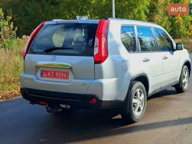 Сірий Ніссан ІксТрейл, об'ємом двигуна 2 л та пробігом 297 тис. км за 12350 $, фото 3 на Automoto.ua