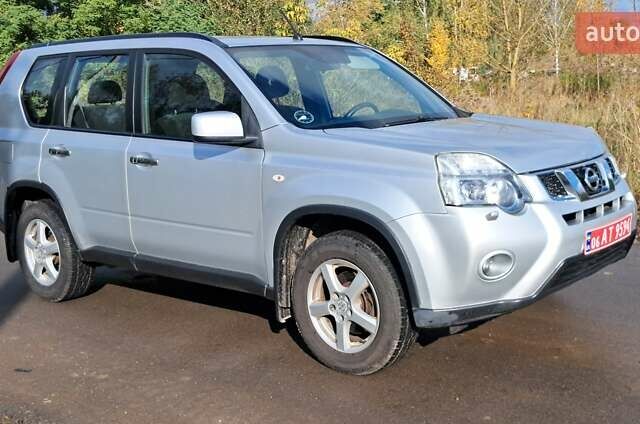 Сірий Ніссан ІксТрейл, об'ємом двигуна 2 л та пробігом 297 тис. км за 12350 $, фото 5 на Automoto.ua