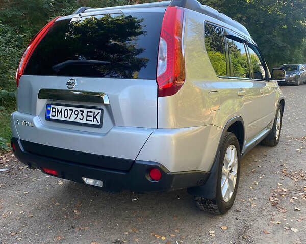 Серый Ниссан ИксТрейл, объемом двигателя 2 л и пробегом 210 тыс. км за 11400 $, фото 2 на Automoto.ua