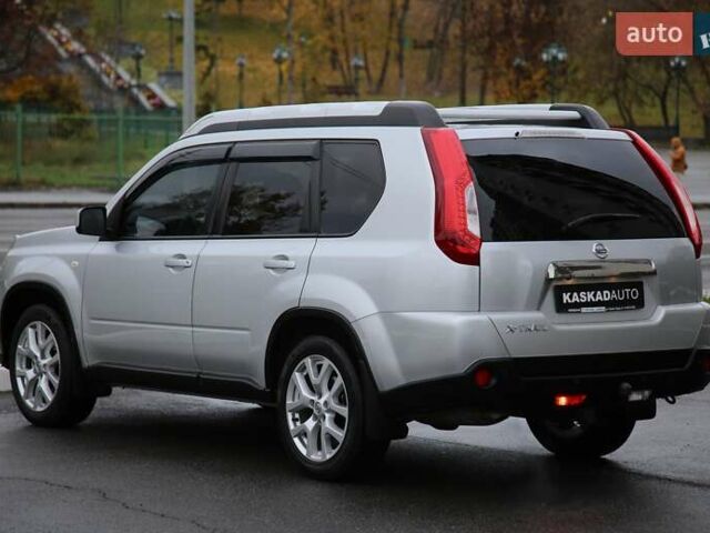 Ниссан ИксТрейл 2012 в Харькове на Automoto.ua Серый Ниссан ИксТрейл, объемом двигателя 2 л и пробегом 193 тыс. км за 10950 $, фото 3 на Automoto.ua