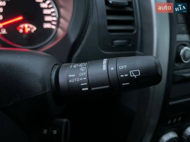 Серый Ниссан ИксТрейл, объемом двигателя 2 л и пробегом 90 тыс. км за 15000 $, фото 20 на Automoto.ua