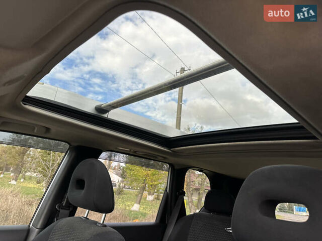 Серый Ниссан ИксТрейл, объемом двигателя 2 л и пробегом 158 тыс. км за 10300 $, фото 19 на Automoto.ua