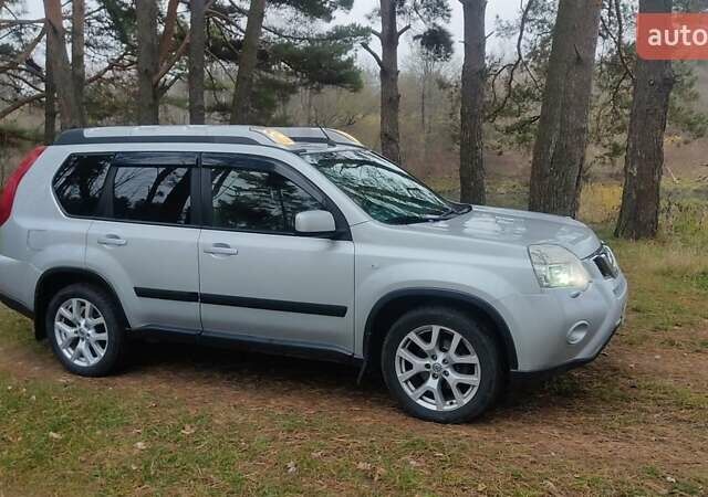 Серый Ниссан ИксТрейл, объемом двигателя 2 л и пробегом 230 тыс. км за 11500 $, фото 26 на Automoto.ua