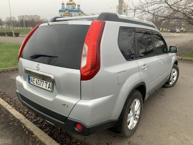 Серый Ниссан ИксТрейл, объемом двигателя 2 л и пробегом 196 тыс. км за 14999 $, фото 5 на Automoto.ua