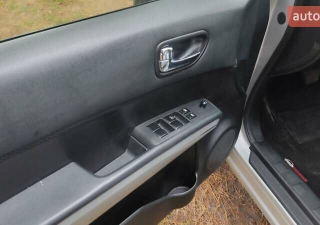 Серый Ниссан ИксТрейл, объемом двигателя 2 л и пробегом 230 тыс. км за 11500 $, фото 34 на Automoto.ua