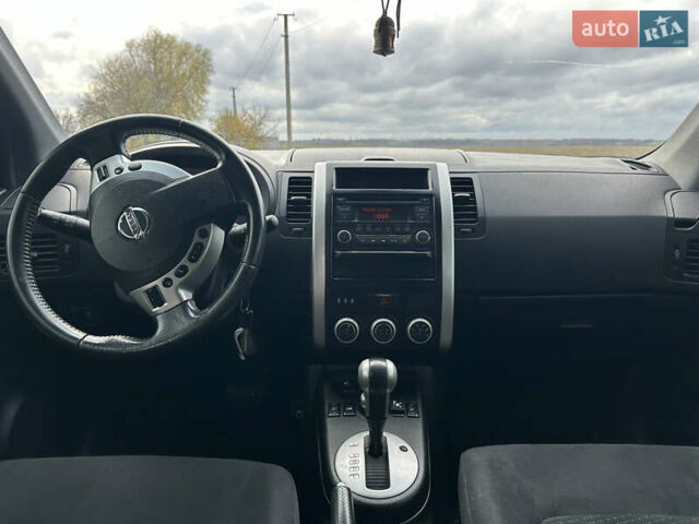 Серый Ниссан ИксТрейл, объемом двигателя 2 л и пробегом 158 тыс. км за 10300 $, фото 17 на Automoto.ua