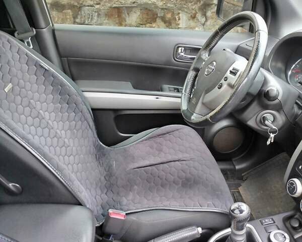 Серый Ниссан ИксТрейл, объемом двигателя 2 л и пробегом 210 тыс. км за 11200 $, фото 6 на Automoto.ua