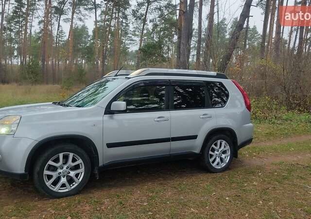 Серый Ниссан ИксТрейл, объемом двигателя 2 л и пробегом 230 тыс. км за 11500 $, фото 14 на Automoto.ua
