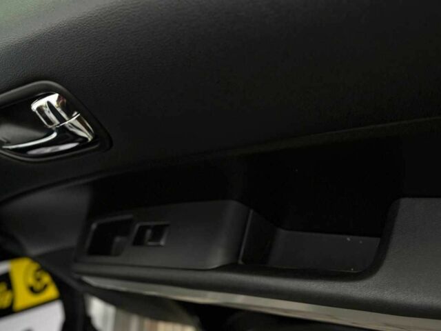 Сірий Ніссан ІксТрейл, об'ємом двигуна 2 л та пробігом 198 тис. км за 12999 $, фото 16 на Automoto.ua