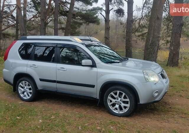 Серый Ниссан ИксТрейл, объемом двигателя 2 л и пробегом 230 тыс. км за 11500 $, фото 25 на Automoto.ua