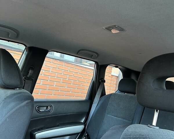 Серый Ниссан ИксТрейл, объемом двигателя 2 л и пробегом 198 тыс. км за 12500 $, фото 10 на Automoto.ua