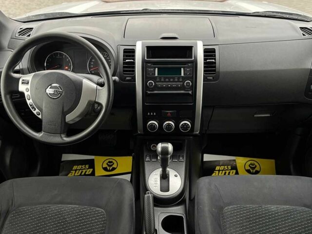 Сірий Ніссан ІксТрейл, об'ємом двигуна 2 л та пробігом 198 тис. км за 12999 $, фото 8 на Automoto.ua