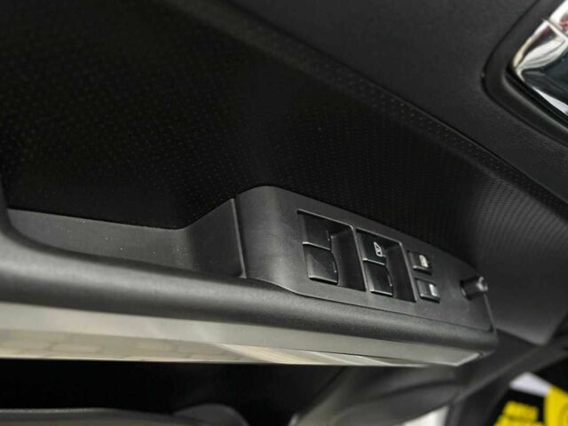 Сірий Ніссан ІксТрейл, об'ємом двигуна 2 л та пробігом 198 тис. км за 12999 $, фото 19 на Automoto.ua