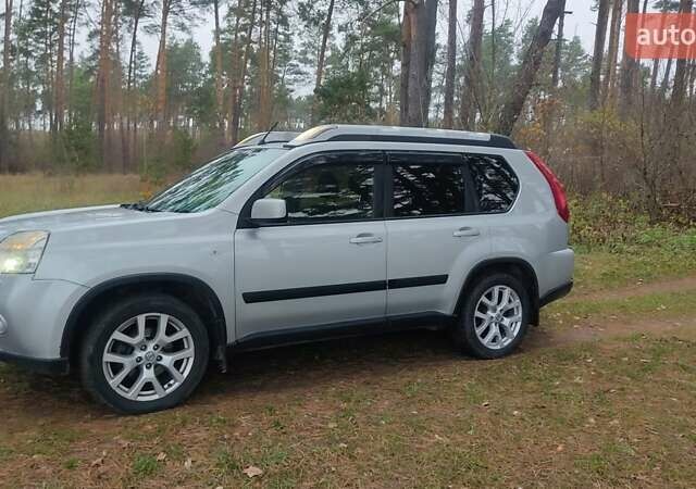 Серый Ниссан ИксТрейл, объемом двигателя 2 л и пробегом 230 тыс. км за 11500 $, фото 13 на Automoto.ua