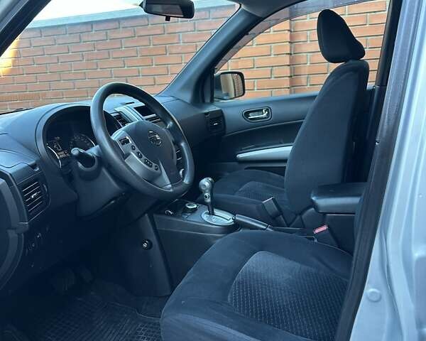 Серый Ниссан ИксТрейл, объемом двигателя 2 л и пробегом 198 тыс. км за 12500 $, фото 15 на Automoto.ua