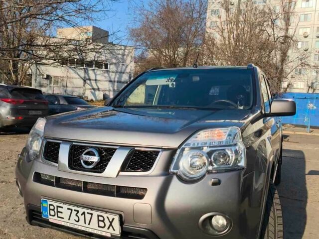 Сірий Ніссан ІксТрейл, об'ємом двигуна 2 л та пробігом 248 тис. км за 12000 $, фото 4 на Automoto.ua