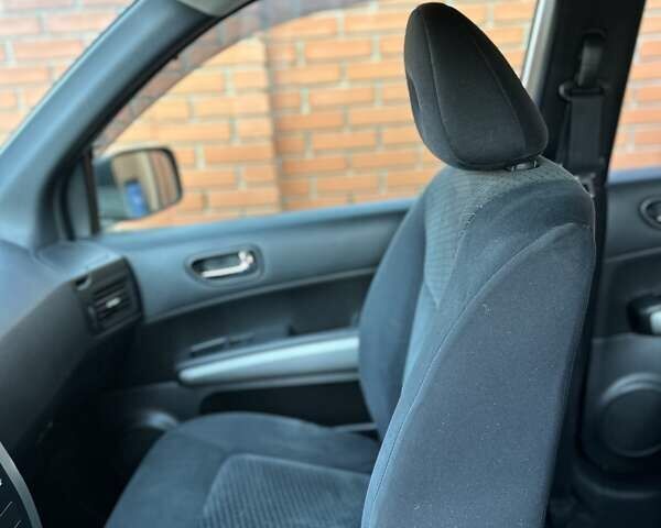 Серый Ниссан ИксТрейл, объемом двигателя 2 л и пробегом 198 тыс. км за 12500 $, фото 12 на Automoto.ua