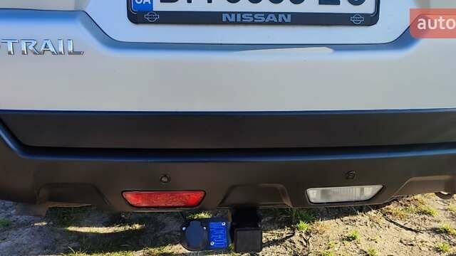Серый Ниссан ИксТрейл, объемом двигателя 2 л и пробегом 223 тыс. км за 13100 $, фото 1 на Automoto.ua