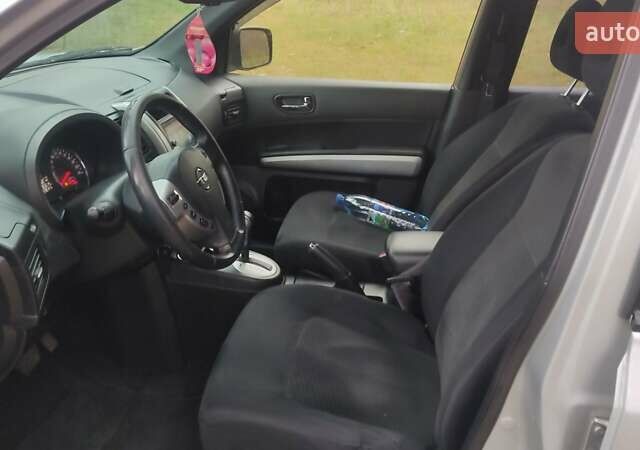 Серый Ниссан ИксТрейл, объемом двигателя 2 л и пробегом 230 тыс. км за 11500 $, фото 31 на Automoto.ua