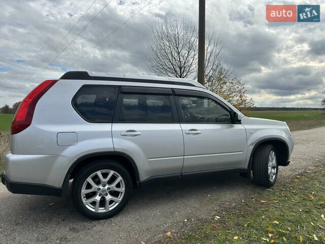 Серый Ниссан ИксТрейл, объемом двигателя 2 л и пробегом 158 тыс. км за 10300 $, фото 9 на Automoto.ua