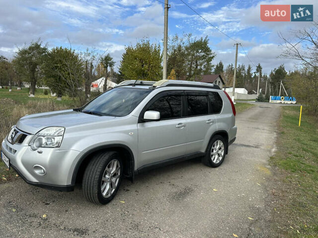 Серый Ниссан ИксТрейл, объемом двигателя 2 л и пробегом 158 тыс. км за 10300 $, фото 1 на Automoto.ua
