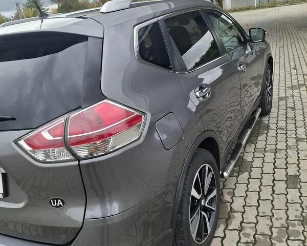 Серый Ниссан ИксТрейл, объемом двигателя 1.6 л и пробегом 193 тыс. км за 16850 $, фото 2 на Automoto.ua