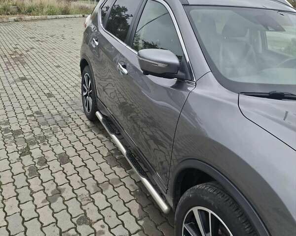 Серый Ниссан ИксТрейл, объемом двигателя 1.6 л и пробегом 193 тыс. км за 16850 $, фото 7 на Automoto.ua