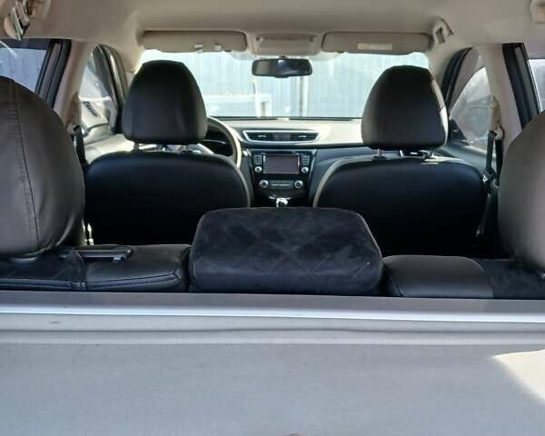 Сірий Ніссан ІксТрейл, об'ємом двигуна 2 л та пробігом 75 тис. км за 13999 $, фото 10 на Automoto.ua