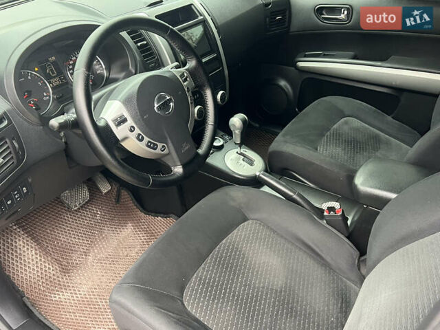Серый Ниссан ИксТрейл, объемом двигателя 2 л и пробегом 237 тыс. км за 13300 $, фото 11 на Automoto.ua