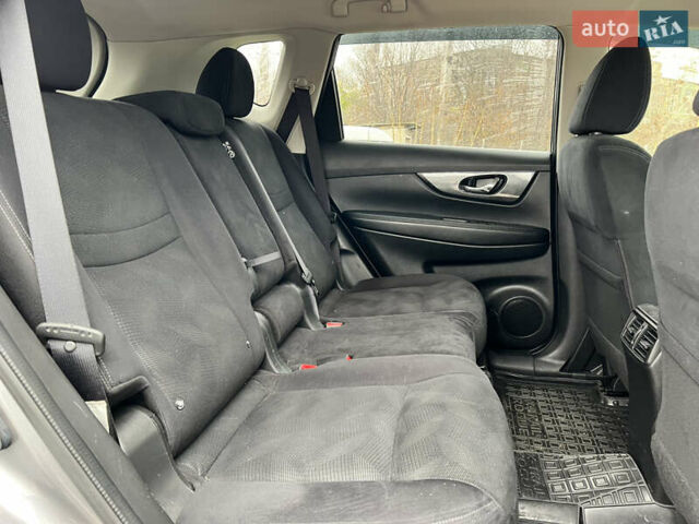 Серый Ниссан ИксТрейл, объемом двигателя 2 л и пробегом 79 тыс. км за 14699 $, фото 9 на Automoto.ua