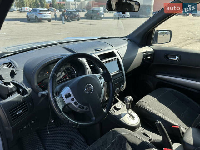 Серый Ниссан ИксТрейл, объемом двигателя 2 л и пробегом 71 тыс. км за 15500 $, фото 11 на Automoto.ua