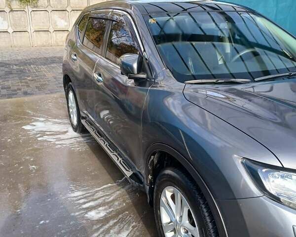 Сірий Ніссан ІксТрейл, об'ємом двигуна 2 л та пробігом 75 тис. км за 13999 $, фото 1 на Automoto.ua