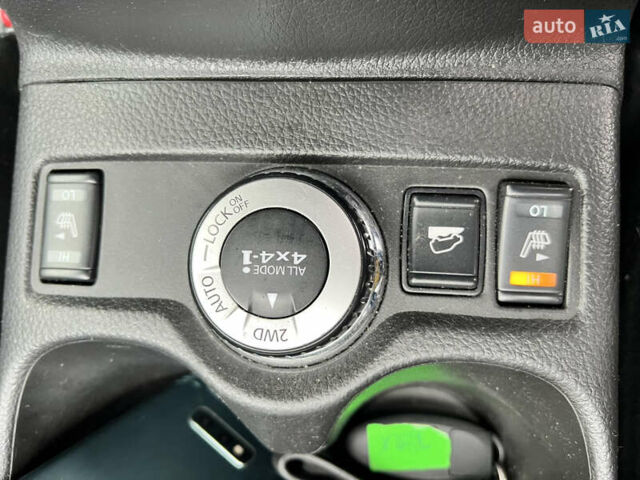 Серый Ниссан ИксТрейл, объемом двигателя 2 л и пробегом 79 тыс. км за 14699 $, фото 12 на Automoto.ua