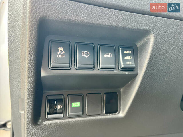 Серый Ниссан ИксТрейл, объемом двигателя 2 л и пробегом 79 тыс. км за 14699 $, фото 11 на Automoto.ua