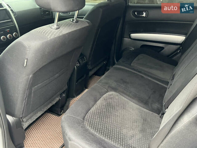 Серый Ниссан ИксТрейл, объемом двигателя 2 л и пробегом 237 тыс. км за 13300 $, фото 16 на Automoto.ua