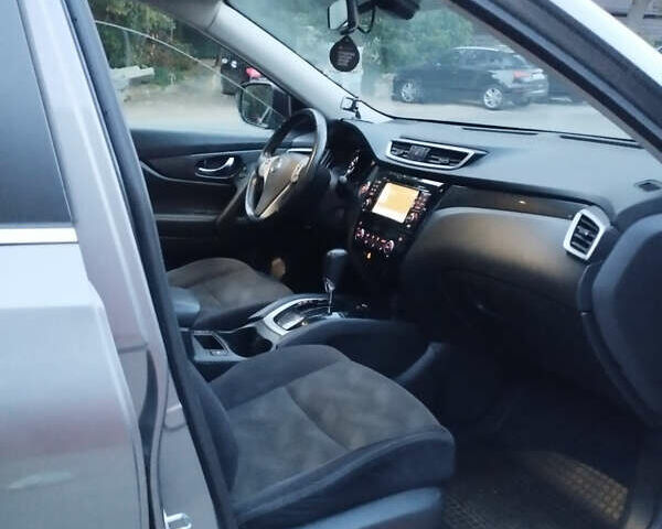 Сірий Ніссан ІксТрейл, об'ємом двигуна 2 л та пробігом 162 тис. км за 17500 $, фото 3 на Automoto.ua