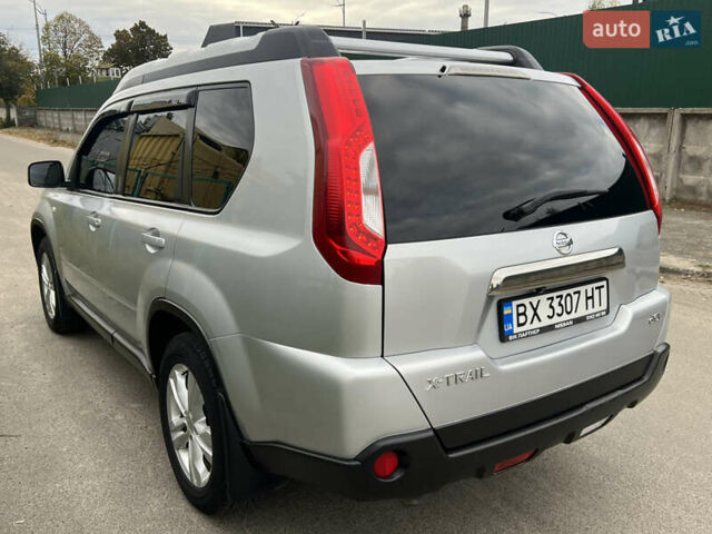 Серый Ниссан ИксТрейл, объемом двигателя 2 л и пробегом 237 тыс. км за 13300 $, фото 5 на Automoto.ua