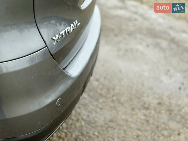 Серый Ниссан ИксТрейл, объемом двигателя 1.6 л и пробегом 162 тыс. км за 15500 $, фото 18 на Automoto.ua