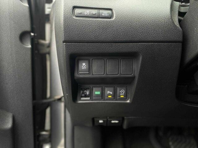 Сірий Ніссан ІксТрейл, об'ємом двигуна 1.6 л та пробігом 190 тис. км за 15590 $, фото 13 на Automoto.ua