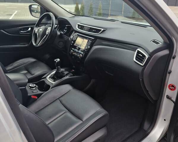 Сірий Ніссан ІксТрейл, об'ємом двигуна 1.6 л та пробігом 145 тис. км за 15500 $, фото 25 на Automoto.ua