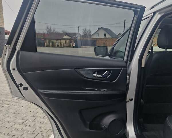 Сірий Ніссан ІксТрейл, об'ємом двигуна 1.6 л та пробігом 145 тис. км за 15500 $, фото 20 на Automoto.ua
