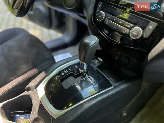 Серый Ниссан ИксТрейл, объемом двигателя 1.6 л и пробегом 59 тыс. км за 17500 $, фото 30 на Automoto.ua