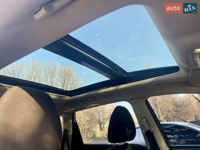 Серый Ниссан ИксТрейл, объемом двигателя 1.6 л и пробегом 228 тыс. км за 16000 $, фото 5 на Automoto.ua